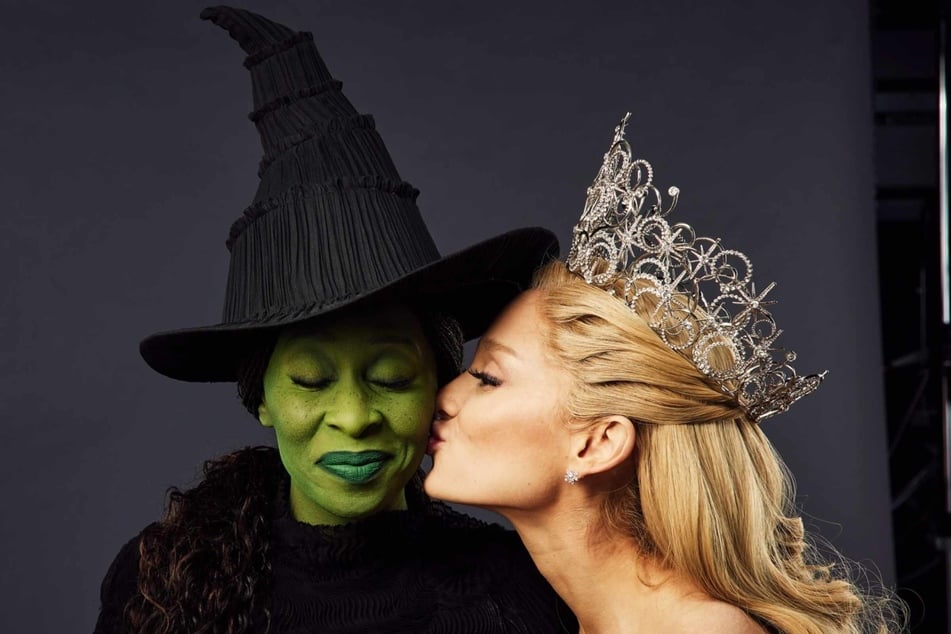 Ariana Grande (r.) and Cynthia Erivo (l.) dish on fans' shipping their characters Glinda and Elphaba in Wicked.