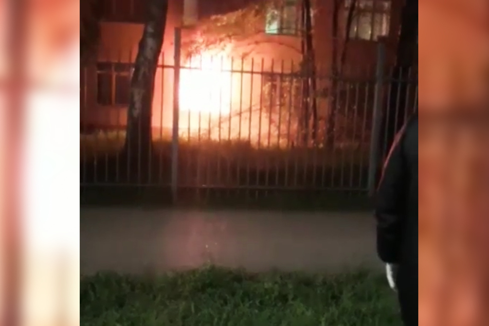 Das Feuer breitete sich aus diesem Zimmer aus.