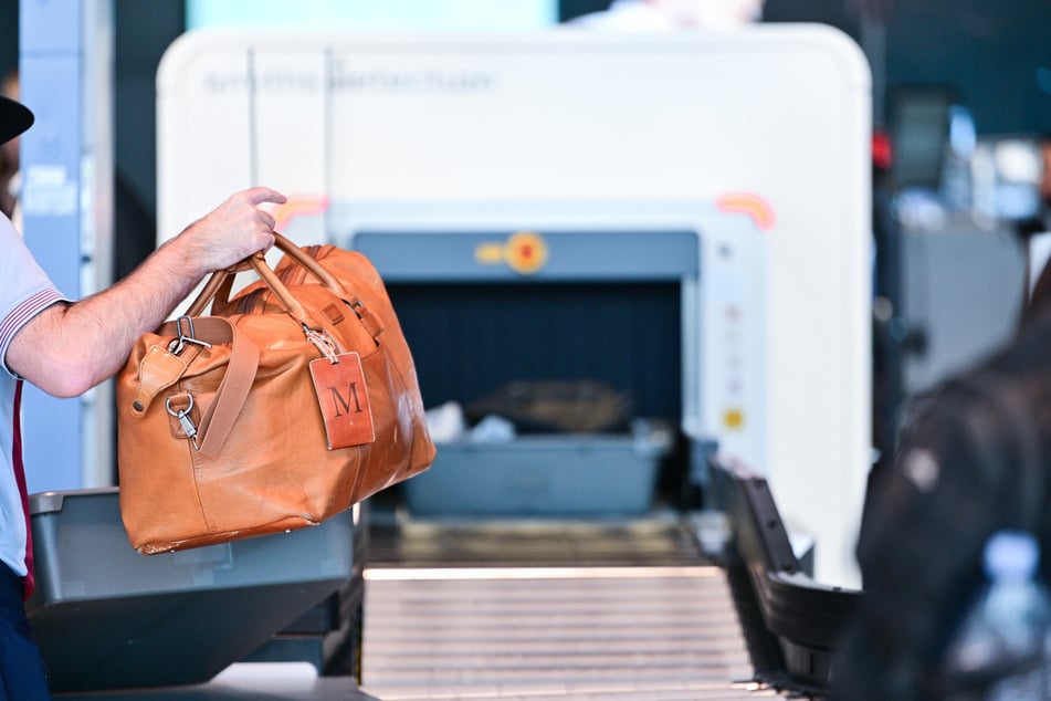 Ihr Handgepäck hatte bei der Sicherheitskontrolle angeschlagen. (Symbolbild)
