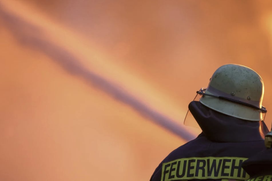 Feuer in Einfamilienhaus: Hund stirbt, Rentner schwer verletzt