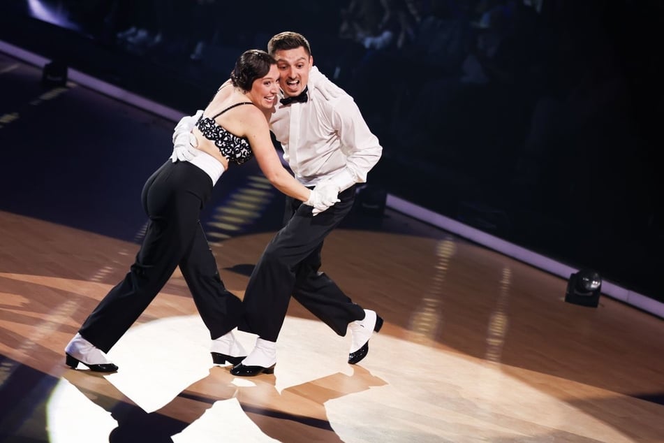 Für ihren Charleston erhielten Bianca Heinicke (33) und ihr Tanzpartner Zsolt Sándor Cseke (38) passable 23 Punkte. Zum Weiterkommen reichte es nicht.