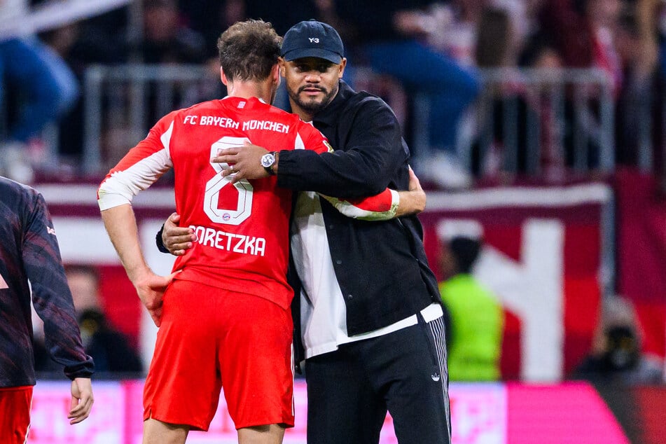Vincent Kompany (40) schenkt Goretzka einen gebührenden Abschied.