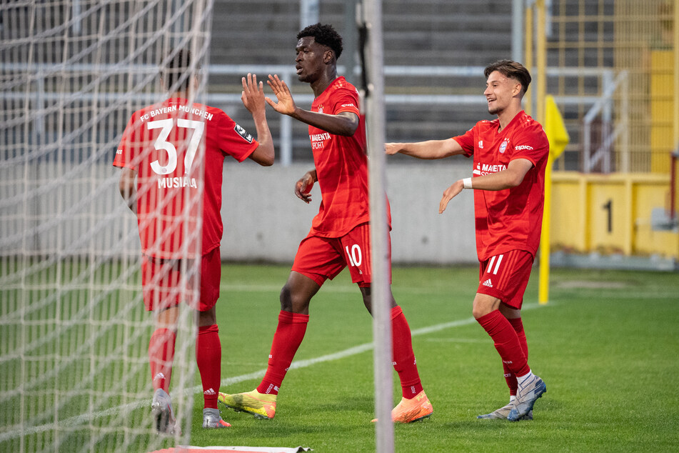 Nicolas Kühn (21, r.) wechselte erst im vergangenen Sommer nach München, zieht es ihn nun nach Aue?