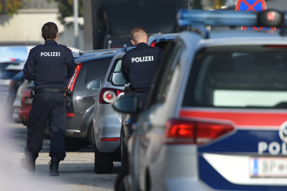 Anhand verstärkter Verkehrskontrollen will die Polizei vor allem auf Schulwegen für mehr Sicherheit sorgen. (Symbolbild)