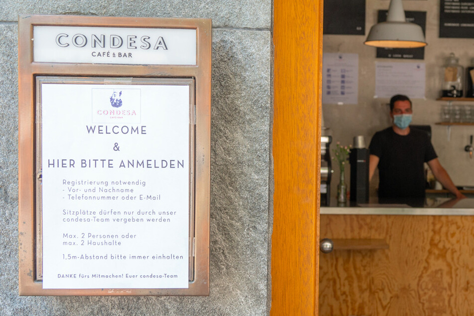 Wer in Corona-Zeiten ins Restaurant will, muss sich an bestimmte Regeln halten.