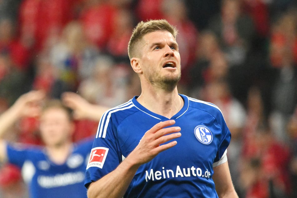 Simon Terodde (35) gab am 5. April seinen Abschied von Schalke offiziell bekannt, jetzt gibt es offenbar die Rolle rückwärts.