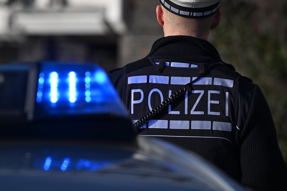 Die Polizei nahm einen Tatverdächtigen kurz nach dem Tötungsdelikt in Krefeld vorläufig fest. (Symbolbild)