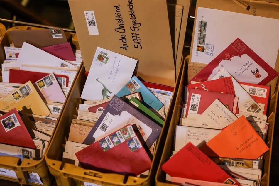 Wunschzettel halten Post auf Trab: Christkind schreibt in 14 Sprachen zurück