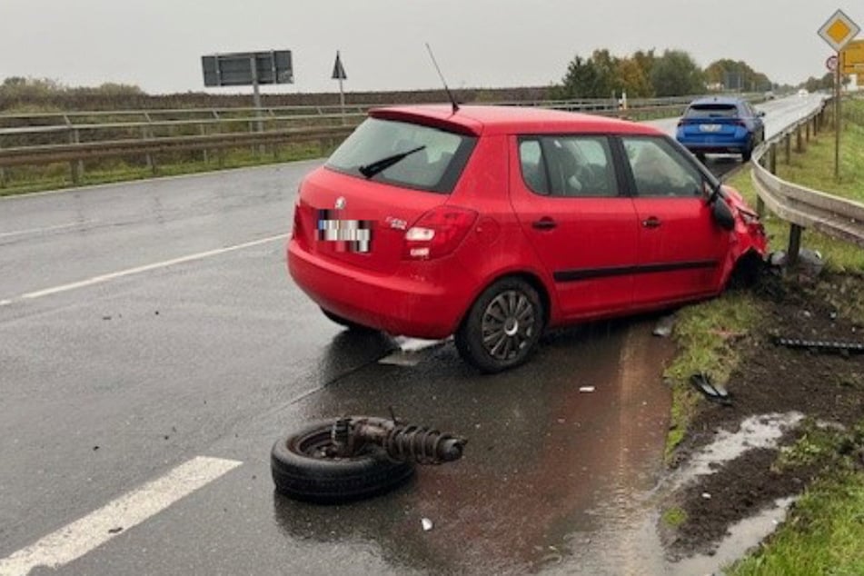 Vorfahrt genommen: Autos krachen bei Autobahn-Auffahrt ineinander