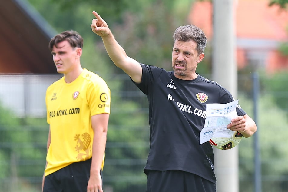 Dynamo-Trainer Thomas Stamm (43, r.) hat seine erste Elf schon auf dem Zettel.
