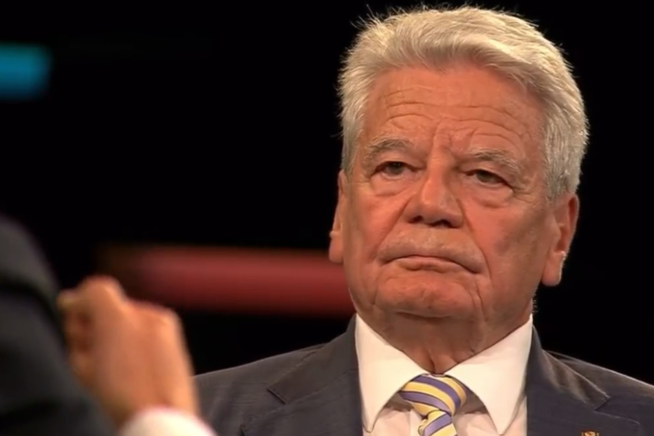 Joachim Gauck (82) würde im Notfall persönlich zur Waffe greifen, sagte er bei Markus Lanz.