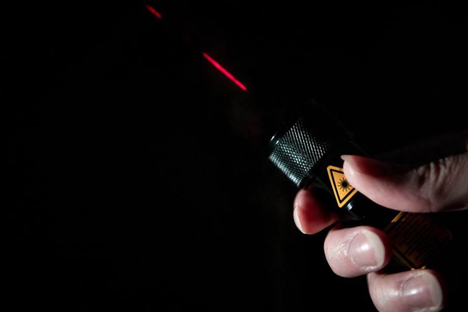 Bei Suche nach Vermisster (88): Störer blendet Hubschrauberpilot mit Laserpointer