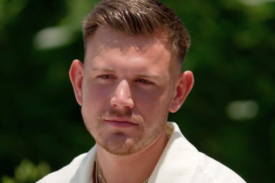 Dominik (25) ist noch verheiratet, aber nicht mit Loucia (23), mit der er an der TV-Show teilnimmt.