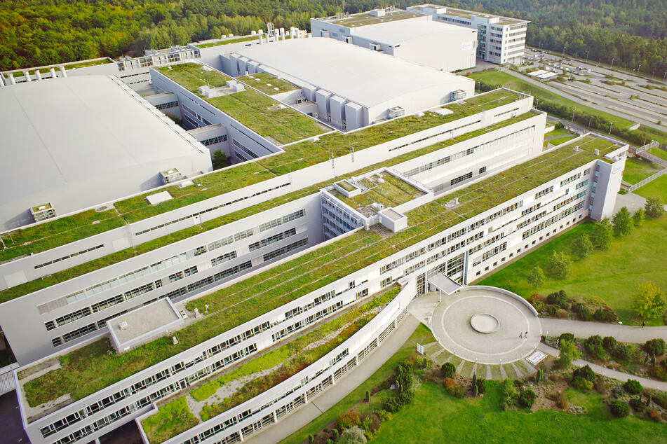 Bei Infineon in Dresden werden gerade neue Mitarbeiter (m/w/d) gesucht.