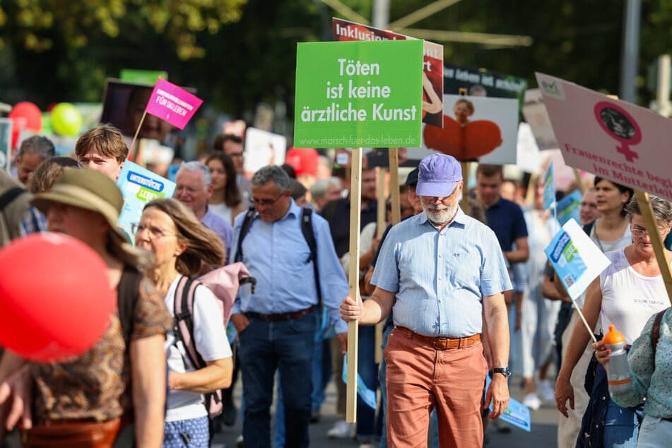 Bereits im September des vergangenen Jahres nahmen tausende Demonstranten am "Marsch für das Leben" in Köln teil. (Archivbild)