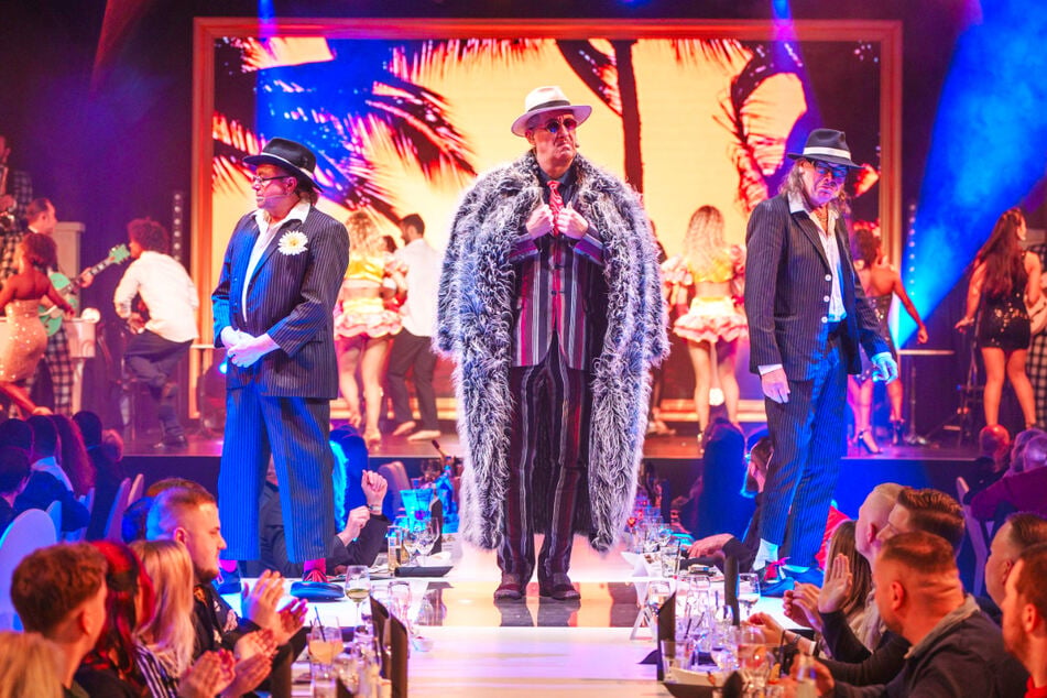Der besondere Mix aus Comedy und Urlaubsflair kommt mit MAFIA MIA! ab November zurück nach Dresden.