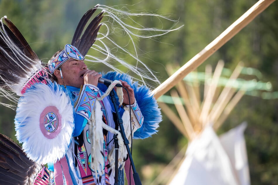 Der indigene Rapper Supaman sahnte u.a. den MTV Video Music Award und den Native American Music Award ab.