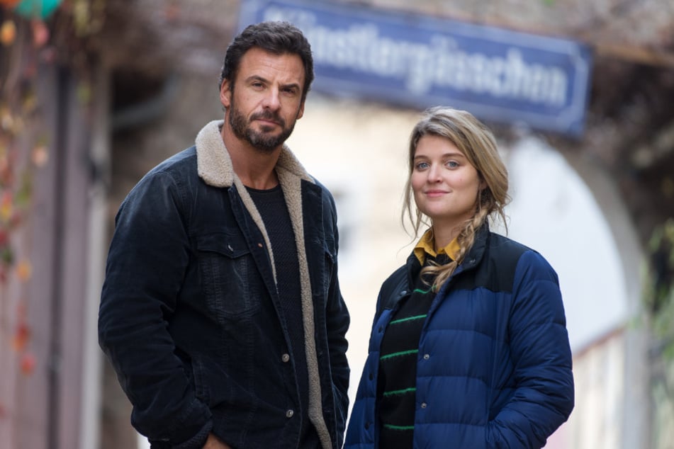 In der ersten Folge stand noch Stephan Luca (51) als Hauptkomissar Ralf Adam an der Seite von Kommissarin Karina Szabo (Lara Mandoki, 36).