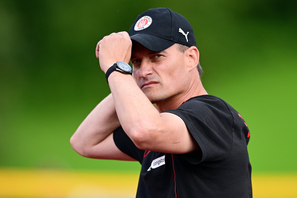 Trainer Alexander Blessin (51) war mit dem Trainingslager des FC St. Pauli in Österreich zufrieden.