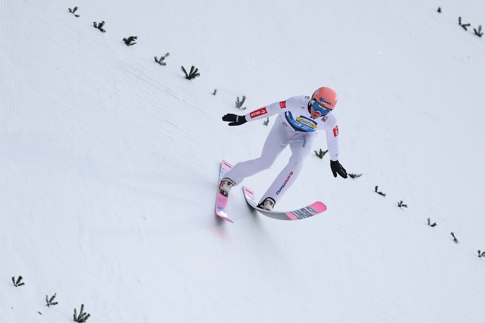 Findet Dawid Kubacki neue Sponsoren, wird er in der kommenden Saison einen anderen Anblick auf den Schanzen des Skisprung-Weltcups bieten.