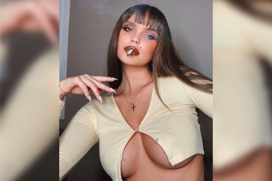 Bonnie Strange (36) zeigt sich bei Instagram gern in gewagten Outfits.