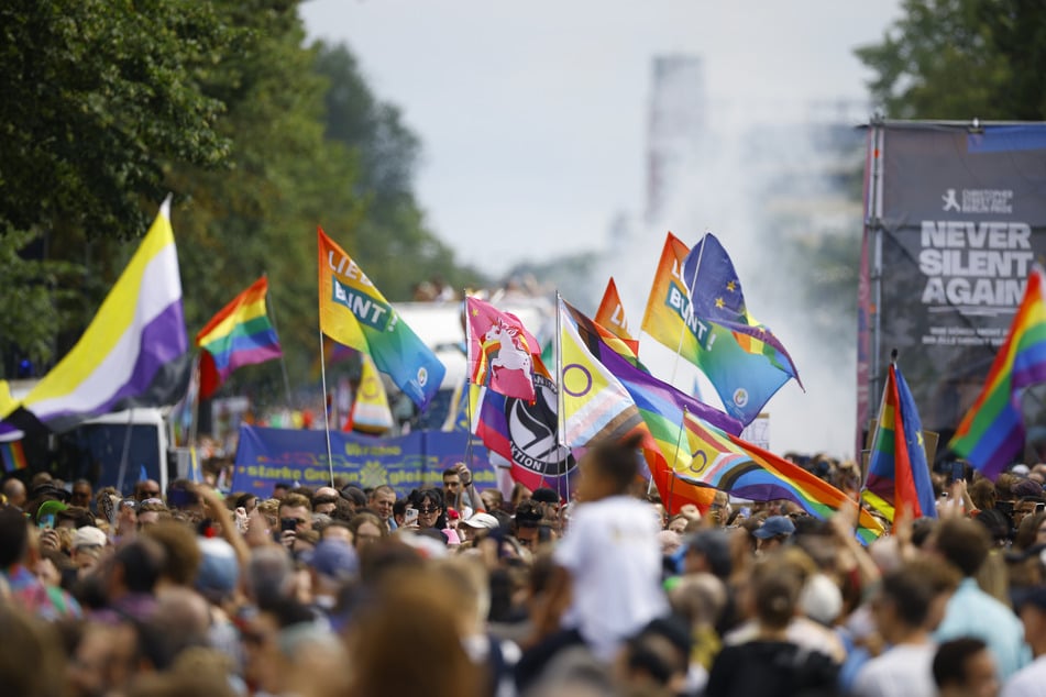 Beim Christopher Street Day (CSD) wird es jedes Jahr voll auf der Straße des 17. Juni in Tiergarten. (Archivbild)