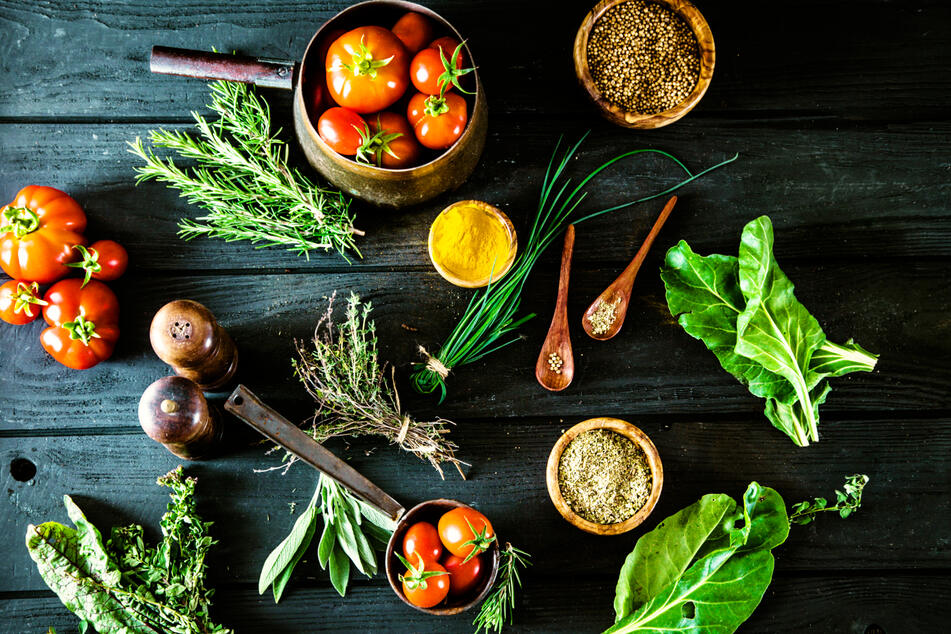 Ob mit Tomaten, Spinat, Rosmarin oder Salbei - wer mit frischen Zutaten kocht, stärkt die Gesundheit.