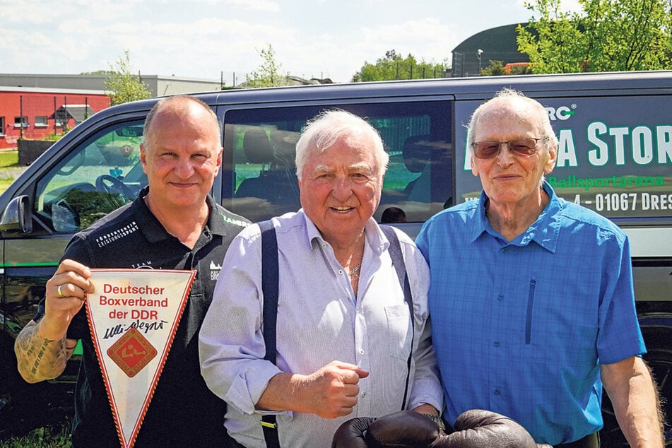 Box-Trainer Ulli Wegner (83, M.) zieht jetzt einen Gelben Edelapfel groß.