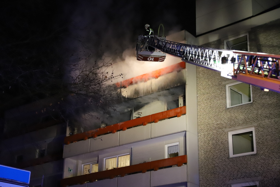 Die Wohnung im vierten Stock war bei dem Feuer vollständig ausgebrannt und vorerst unbewohnbar.