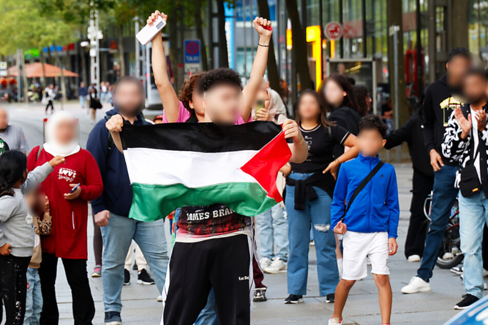 An die 200 nichtdeutsche Palästina-Unterstützer bedrohten die Demo-Teilnehmer.