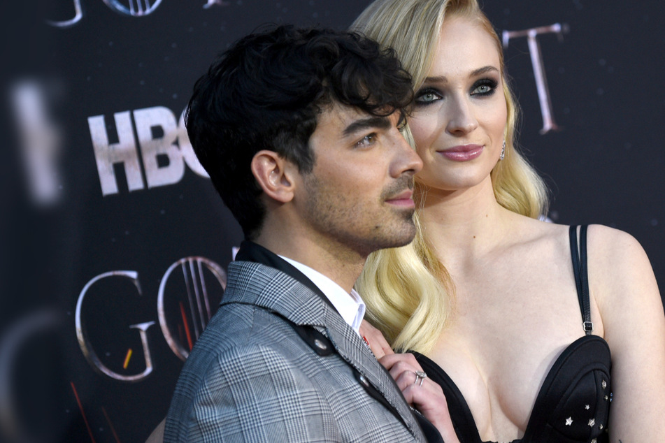 Sophie Turner (24, r.) und ihr Ehemann Joe Jonas (30) haben ein Baby bekommen. (Archivbild)