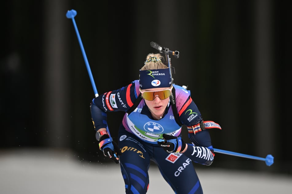 Die französische Biathletin Sophie Chauveau (27) muss eine lange Zwangspause einlegen.