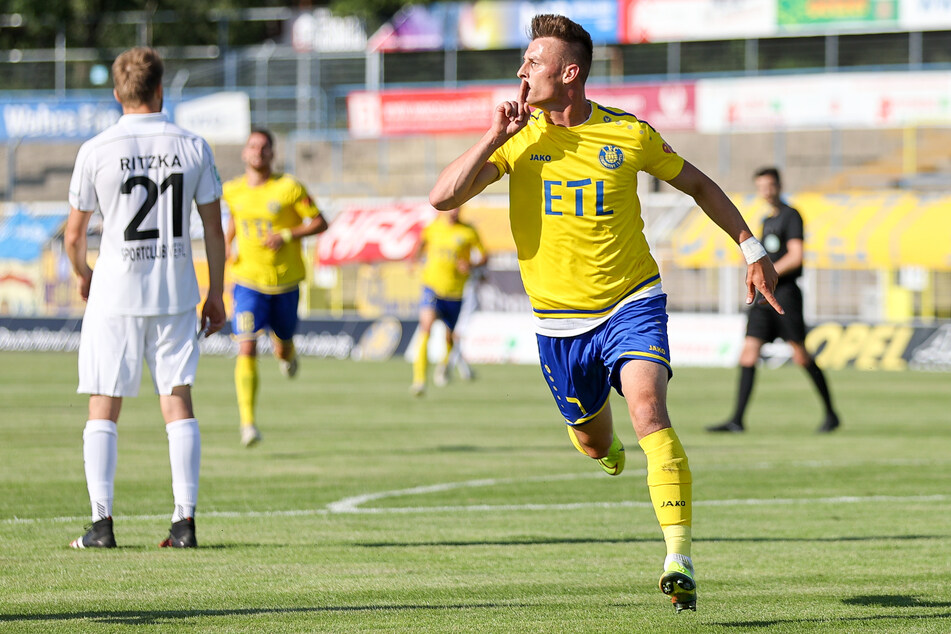 Loks Matthias Steinborn jubelt nach dem Treffer zum 2:1. Geht es nach den Leipzigern, darf er das am Dienstag gern wieder tun.