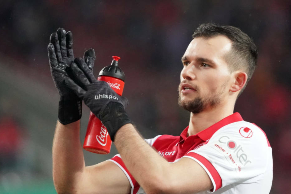 Zwei Jahre lang trug Kevin Stöger das Trikot von Absteiger Fortuna Düsseldorf in der Bundesliga. Jetzt könnte er zu Eintracht Frankfurt wechseln (Archivbild).