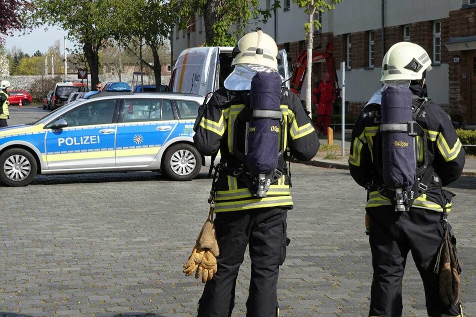 Die Heimteichstraße wurde abgesperrt, die Anwohner durch Lautsprecherdurchsagen gewarnt.
