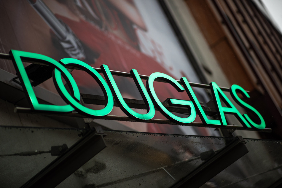 Die größte deutsche Parfümeriekette Douglas hat im Online-Geschäft ein Umsatzplus von gut 75 Prozent auf 291 Millionen Euro erzielt. (Symbolfoto)
