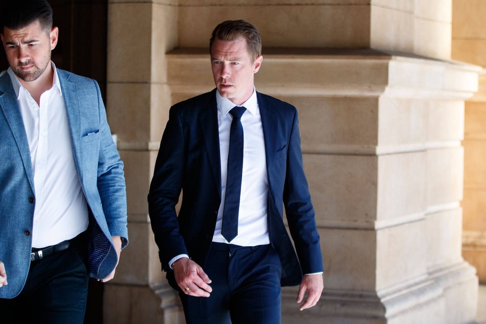 Rohan Dennis (34, r.) kommt nach dem Tod seiner Frau mit einer zweijährigen Bewährungsstrafe davon.
