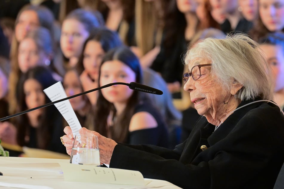 Margot Friedländer (†103) setzte sich auf Veranstaltungen für Menschlichkeit und Demokratie ein.