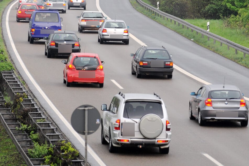 Rund 20 Kilometer lang dauerte die Geisterfahrt der 82-Jährigen auf der A5 bei Alsfeld an. (Symbolfoto)