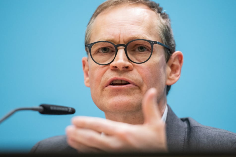 Michael Müller (SPD), Berlins Regierender Bürgermeister, spricht bei einer Senatspressekonferenz zur Corona-Krise.