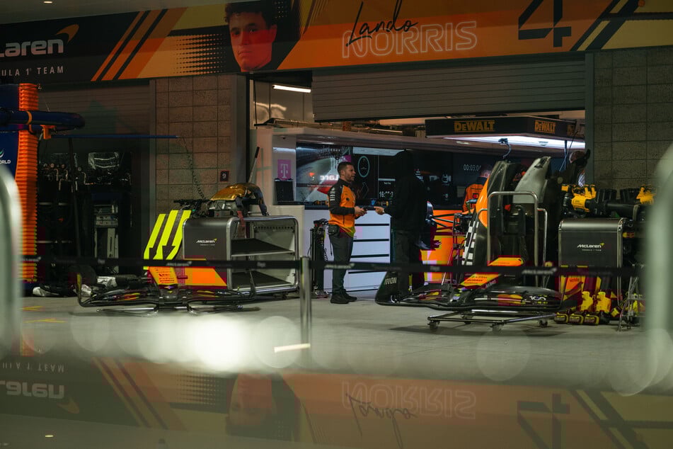 Können ist gefragt. Regen erschwert die Aufgabe der Boxencrews zusätzlich.