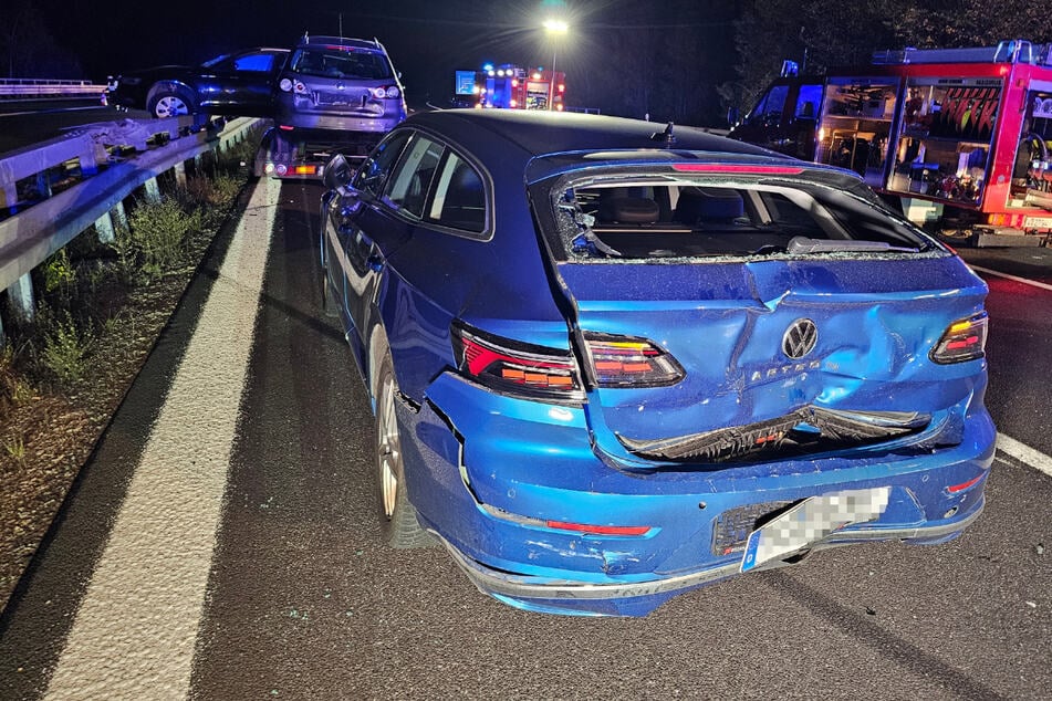 Die Autobahn musste zur Rettung und Beräumung für mehrere Stunden gesperrt werden.