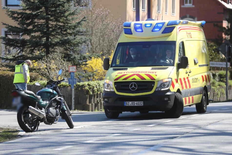 Die grüne Kawasaki musste nach dem Crash abgeschleppt werden.