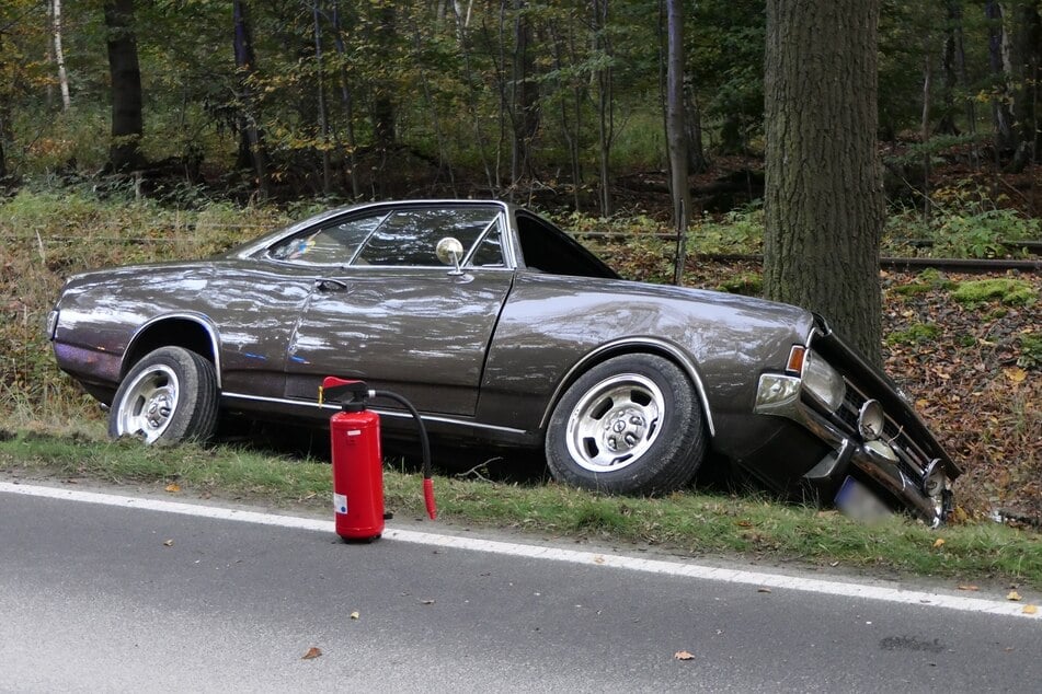 Im Landkreis Leipzig kam es am Montag zu einem Oldtimer-Unfall.