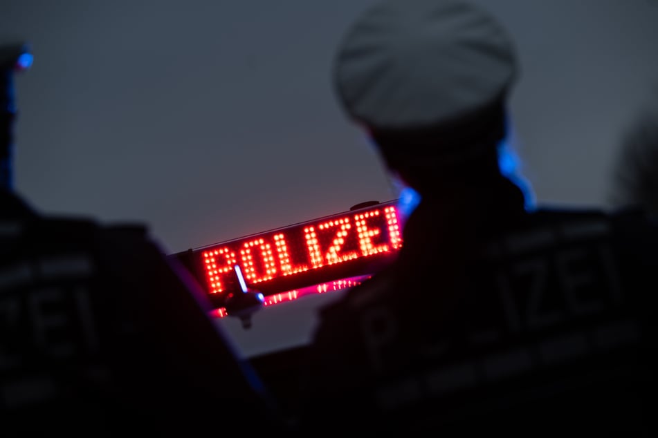 Mann ins Auto gezerrt und entführt? Polizei findet Schwerverletzten