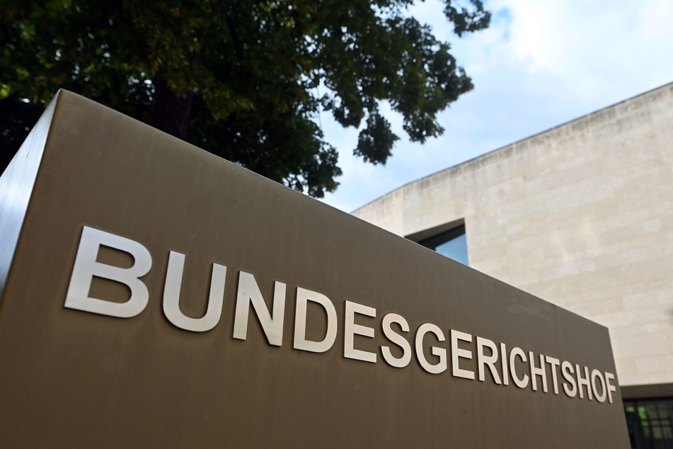 Der Bundesgerichtshof in Karlsruhe hat entschieden: Facebook muss zukünftig seine Nutzer erst anhören, bevor es sie sperrt.