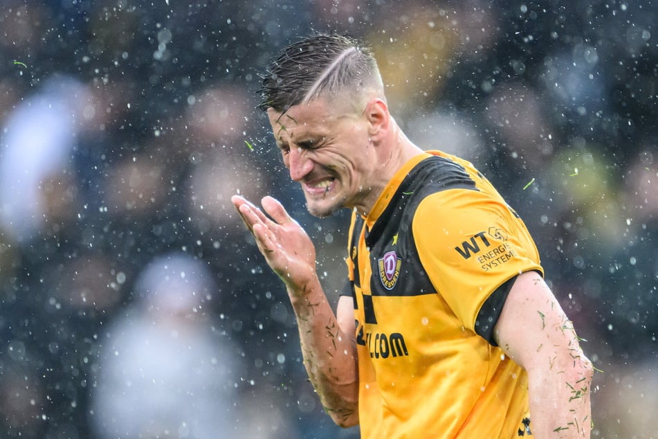 Muss das Team rund um Kapitän Stefan Kutschke heute mit einer Regenschlacht im DFB-Pokal rechnen?