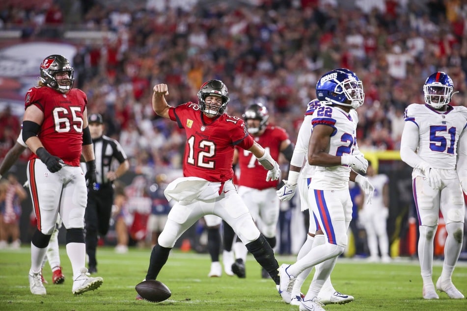 Buccaneers quarterback Tom Brady threw for two touchdowns against the Giants on Monday night.