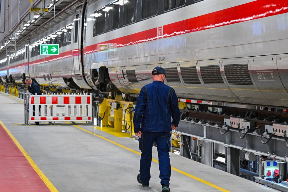 In der neuen Halle sollen ICE-Züge auf vier Gleisen in voller Länge zur Instandhaltung einfahren können.