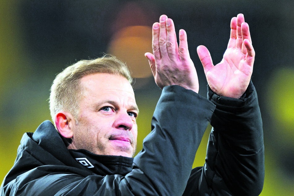 Für die neue Standardstärke gibt's Applaus von Dynamo-Coach Markus Anfang.